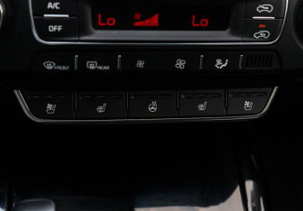Подержанный автомобиль Kia Sorento 2018 года (24 фото)