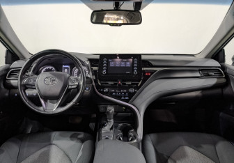 Подержанный автомобиль Toyota Camry Sedan 2021 года (14 фото)