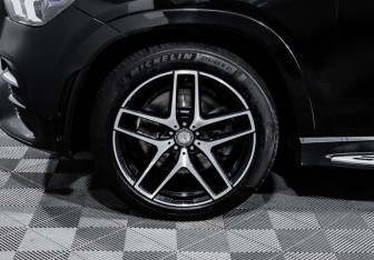 Подержанный автомобиль Mercedes-Benz GLE 2020 года (15 фото)