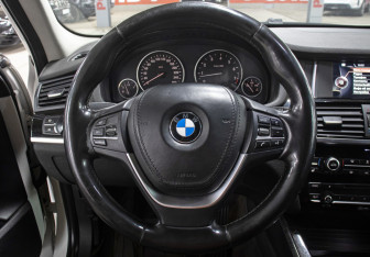 Подержанный автомобиль BMW X3 2015 года (17 фото)