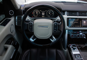 Подержанный автомобиль Land Rover Range Rover 2017 года (26 фото)