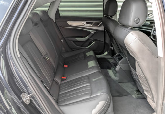 Подержанный автомобиль Audi A6 Sedan 2019 года (12 фото)