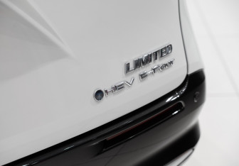 Новый Toyota Sienna 2024 (14 фото)