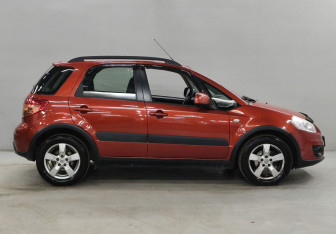 Подержанный автомобиль Suzuki SX4 Hatchback 2012 года (4 фото)