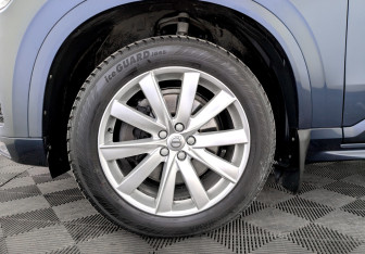 Подержанный автомобиль Volvo XC90 2018 года (18 фото)