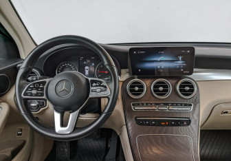 Подержанный автомобиль Mercedes-Benz GLC Coupe 2019 года (26 фото)
