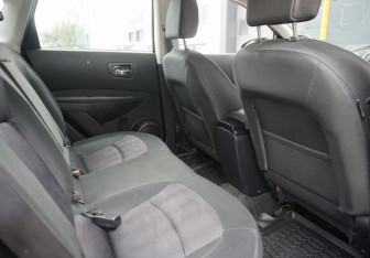 Подержанный автомобиль Nissan Qashqai 2012 года (10 фото)