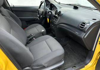 Подержанный автомобиль Chevrolet Aveo Sedan 2007 года (13 фото)