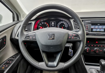 Подержанный автомобиль SEAT Leon Hatchback 2013 года (22 фото)