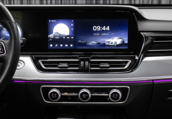 Подержанный автомобиль Hongqi HS5 2023 года (15 фото)