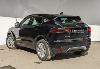 Подержанный автомобиль Jaguar E-Pace 2020 года (18 фото)