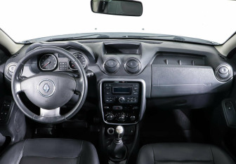 Подержанный автомобиль Renault Duster 2012 года (12 фото)