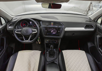 Подержанный автомобиль Volkswagen Tiguan 2021 года (11 фото)