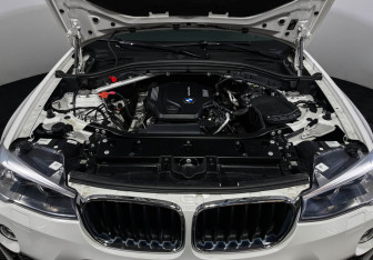 Подержанный автомобиль BMW X4 2017 года (10 фото)