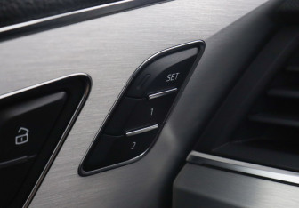 Подержанный автомобиль Audi Q7 2016 года (16 фото)