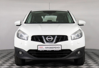 Подержанный автомобиль Nissan Qashqai 2012 года (2 фото)