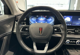 Подержанный автомобиль Hongqi HS5 2024 года (13 фото)