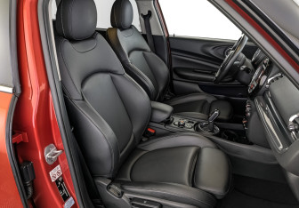 Подержанный автомобиль MINI Clubman Wagon 2020 года (24 фото)