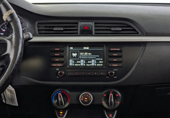 Подержанный автомобиль Kia Rio Hatchback 2019 года (15 фото)