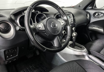 Подержанный автомобиль Nissan Juke 2012 года (13 фото)