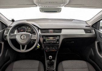 Подержанный автомобиль Skoda Rapid Liftback 2019 года (14 фото)