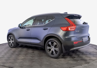 Подержанный автомобиль Volvo XC40 2021 года (7 фото)