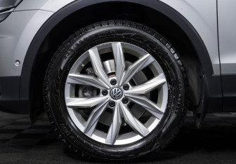 Подержанный автомобиль Volkswagen Tiguan 2020 года (23 фото)