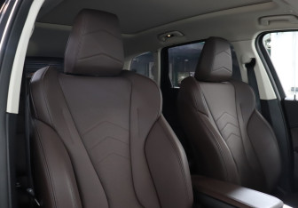 Подержанный автомобиль BMW X1 2023 года (16 фото)