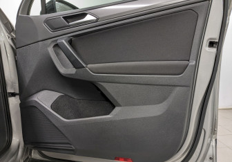 Подержанный автомобиль Volkswagen Tiguan 2019 года (19 фото)