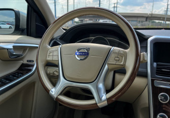 Подержанный автомобиль Volvo XC60 2014 года (14 фото)