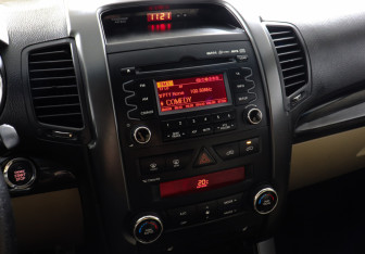 Подержанный автомобиль Kia Sorento 2009 года (13 фото)