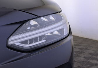 Подержанный автомобиль Volvo V90 2019 года (11 фото)