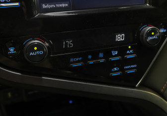Подержанный автомобиль Toyota Camry Sedan 2020 года (17 фото)