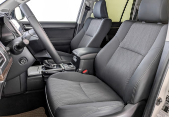 Подержанный автомобиль Toyota Land Cruiser Prado 2021 года (20 фото)