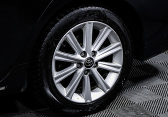 Подержанный автомобиль Toyota Camry Sedan 2012 года (15 фото)