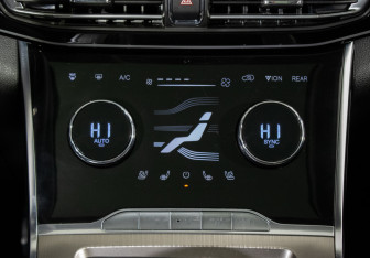 Подержанный автомобиль Exeed VX 2023 года (19 фото)