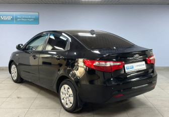 Подержанный автомобиль Kia Rio Sedan 2012 года (7 фото)