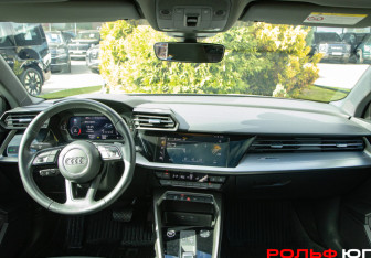 Подержанный автомобиль Audi A3 Sedan 2022 года (10 фото)