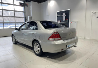 Подержанный автомобиль Nissan Almera Classic 2008 года (6 фото)