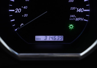 Подержанный автомобиль Lexus RX 2004 года (12 фото)