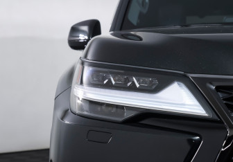 Подержанный автомобиль Lexus LX 2025 года (26 фото)