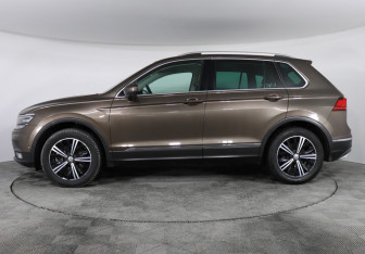 Подержанный автомобиль Volkswagen Tiguan 2017 года (8 фото)