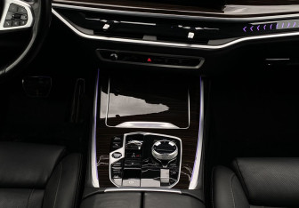 Подержанный автомобиль BMW X7 2022 года (15 фото)