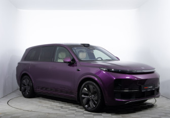 Подержанный автомобиль LiXiang L9 2023 года (3 фото)