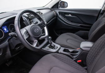 Подержанный автомобиль Hyundai Creta 2022 года (10 фото)