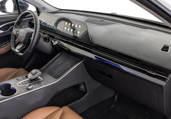 Подержанный автомобиль Omoda C5 2022 года (13 фото)