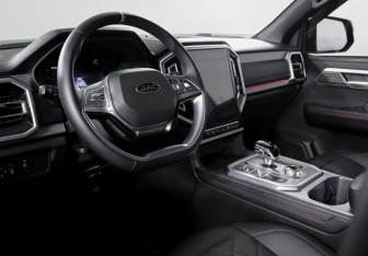 Подержанный автомобиль JAC T9 2024 года (14 фото)