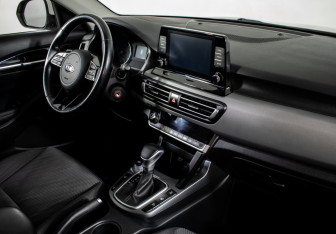 Подержанный автомобиль Kia Seltos 2020 года (10 фото)