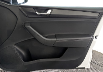 Подержанный автомобиль Skoda Rapid Liftback 2020 года (24 фото)