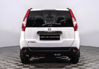 Подержанный автомобиль Nissan X-Trail 2012 года (4 фото)